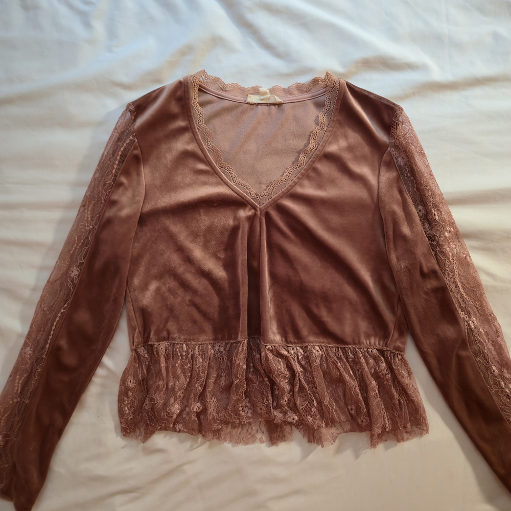 ILLA ILLA Soft Pink Balletcore Lace Peplum Top Long Sleeves Coquette Size S